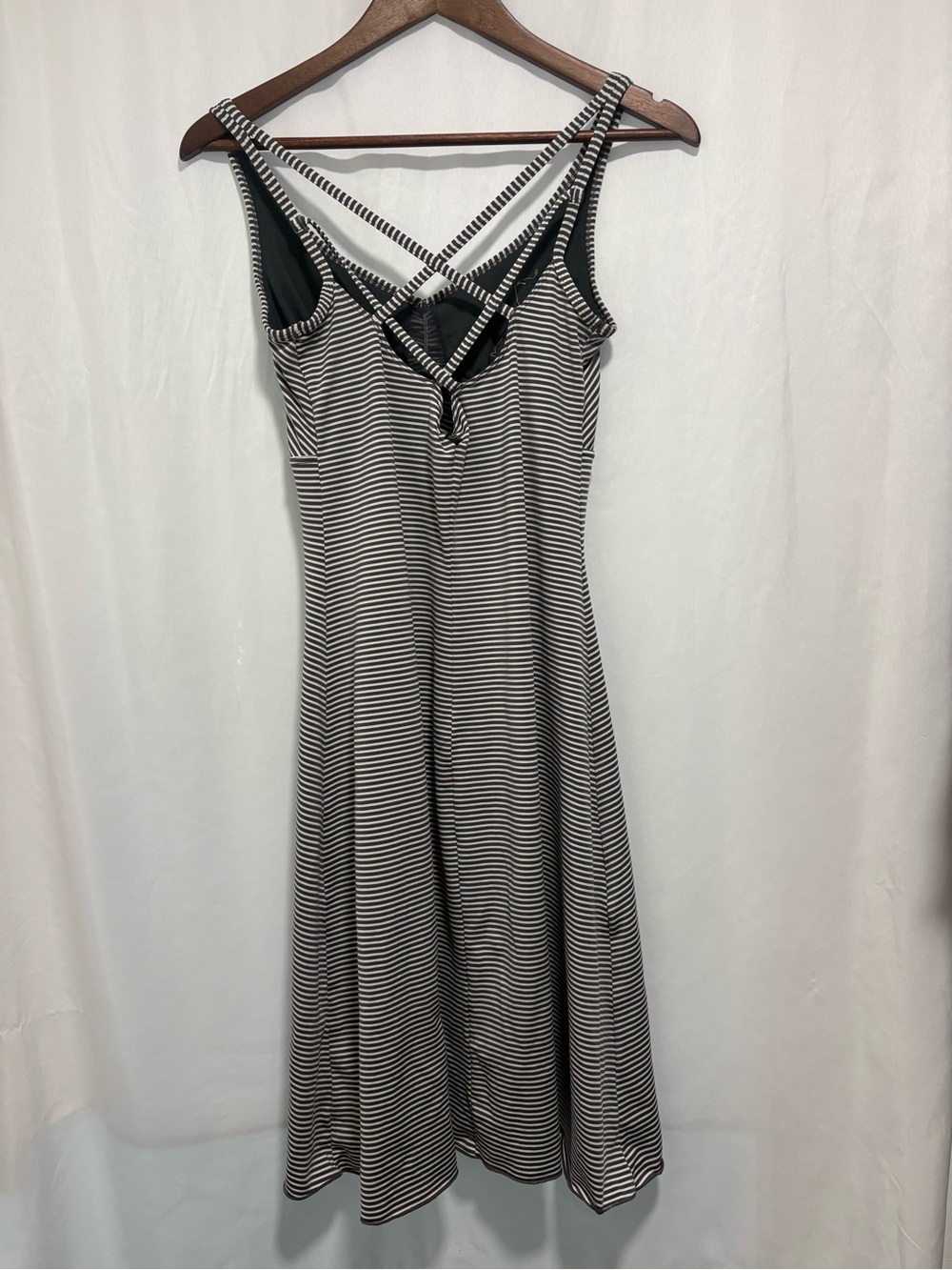 prAna Rebecca Dress M Grey Striped Strappy Back Shelf Bra Athletic - Picture 5 of 9